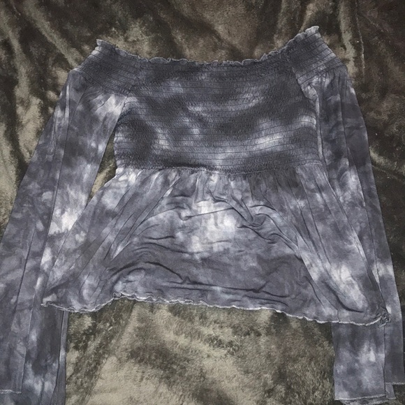 Blue American eagle , shoulder shirt (never worn) - Picture 2 of 3